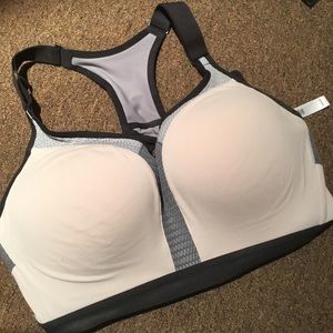 Victoria Secrets Max Sports Bra Size 34 DDD NWOT